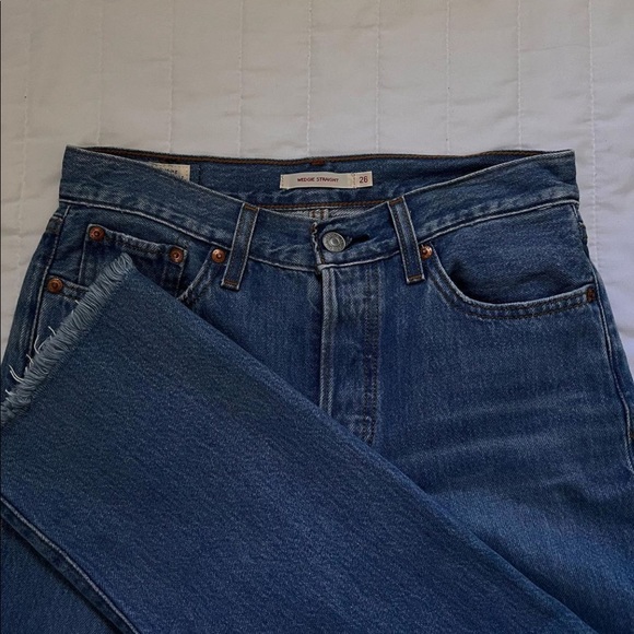 Levi’s Wedgie Straight - Picture 1 of 4